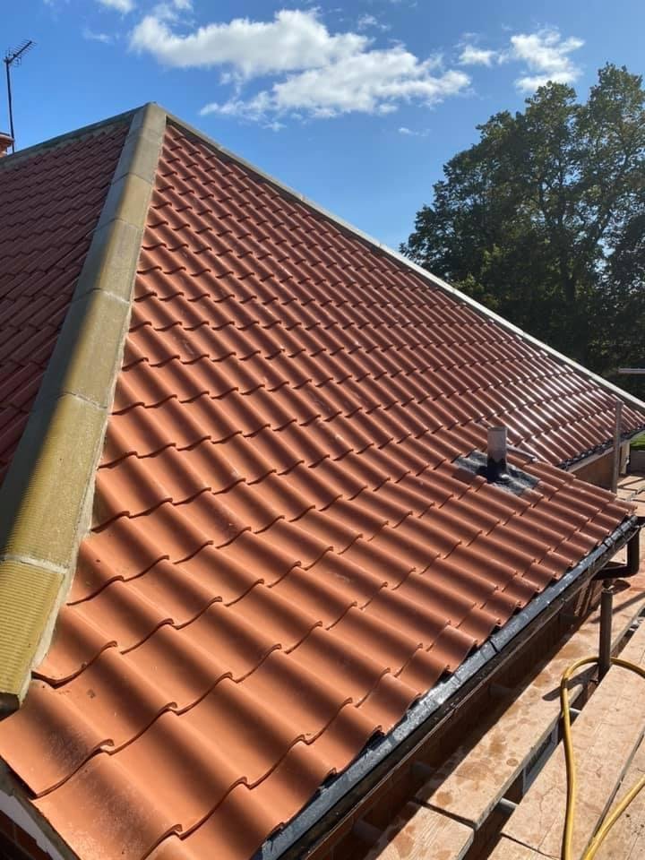 Tiled roof detailing by JDL Roofing